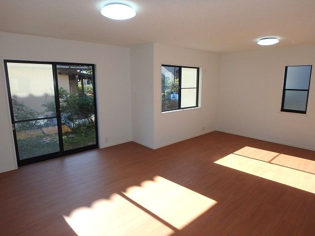 【居間・リビング】 | 元八王子町　リフォーム中古