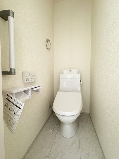 【トイレ】 | 富士見市渡戸2丁目　新築一戸建住宅　全1棟　(ふじみ野店) | 2階トイレ。