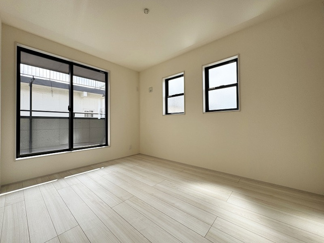 【寝室】 | 富士見市渡戸2丁目　新築一戸建住宅　全1棟　(ふじみ野店) | 南西側洋室6.0帖。
