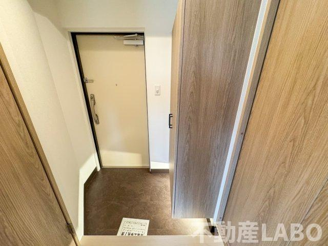 カウニス　ルーチェの玄関