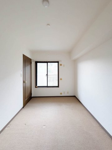 ルネ神戸北町Ⅱサウスコート2番館の洋室|約6帖の洋室