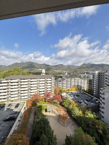 ルネ神戸北町Ⅱサウスコート2番館の展望|約9.7帖の洋室から北東向きの眺望です