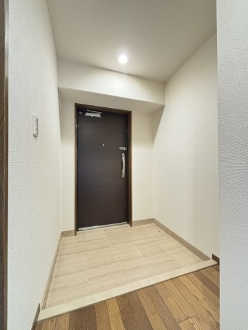 ルネ神戸北町Ⅱサウスコート2番館の玄関|圧迫感の無い玄関