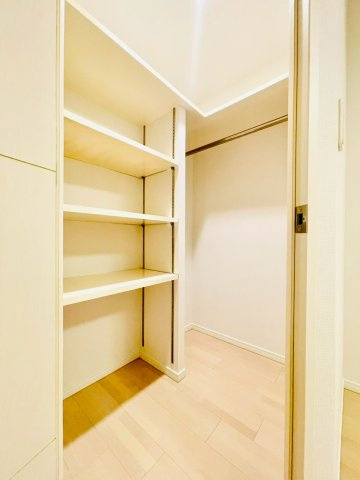 メイツ西山本通の収納|WIC