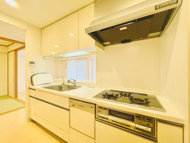 メイツ西山本通のキッチン|キッチン②