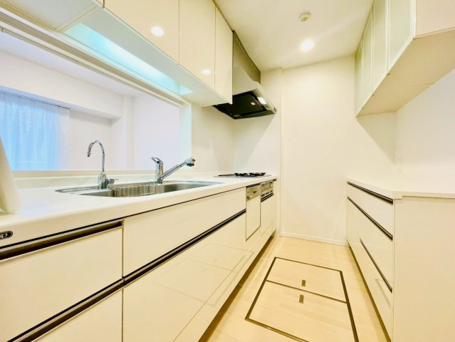 メイツ西山本通のキッチン|キッチン①