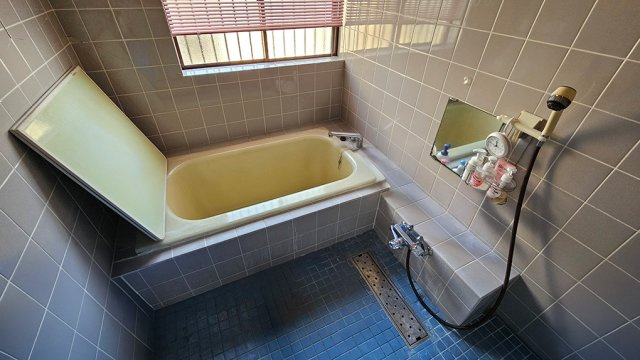 花ヶ島町立野　中古戸建の浴室