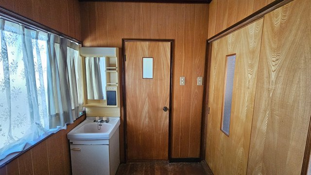 花ヶ島町立野　中古戸建の玄関