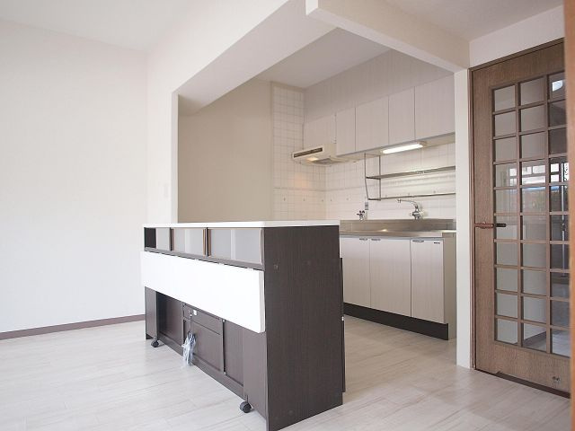 パークハイム南加賀屋の居間・リビング|現地優先です