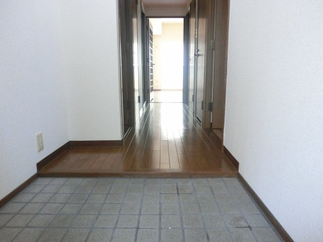 パークハイム南加賀屋の玄関