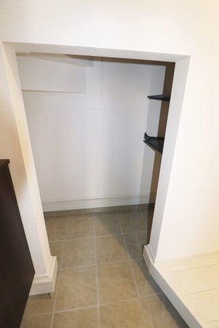 郡山市静西１丁目　　　１号棟　　　大成小学校、郡山第７中学区の内装