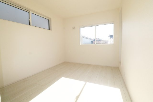 郡山市静西１丁目　　　１号棟　　　大成小学校、郡山第７中学区の洋室