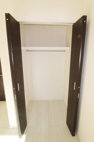 郡山市静西１丁目　　　１号棟　　　大成小学校、郡山第７中学区の洋室