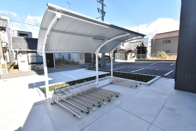 ファスティーナ本陣の駐車場|車をお持ちの方に嬉しい駐車場付きの物件です
