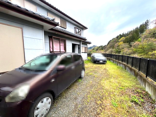 【駐車場】 | 利根郡みなかみ町月夜野　展望良し　8SLDK