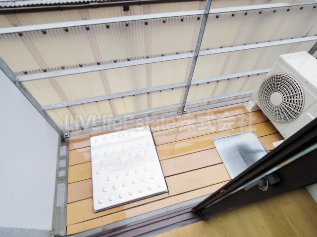 第一荒野ビルのバルコニー