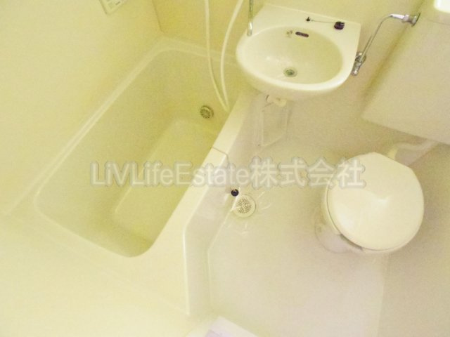 第一荒野ビルの浴室