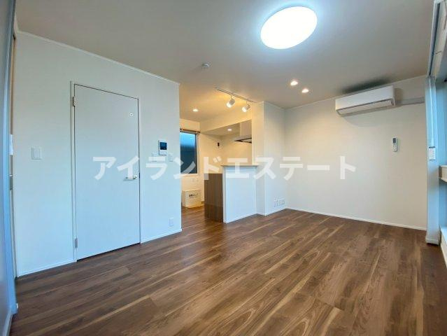 ヴィラ・シンビオーズ三軒茶屋　上階無し　オートロック　の居間・リビング