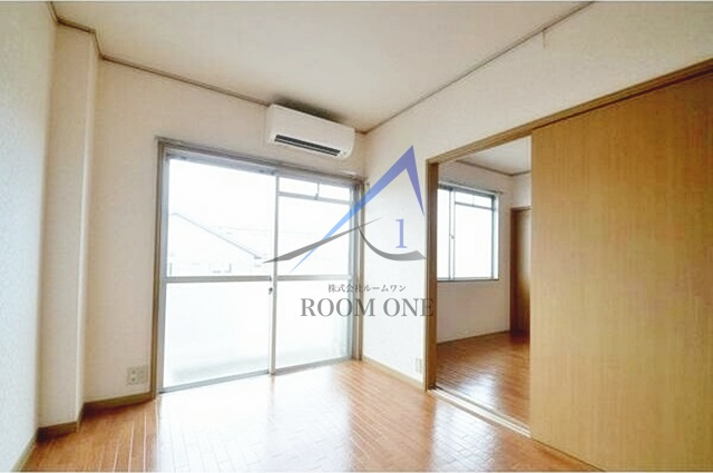 エステートピア山崎Aの居間・リビング|洋室のお部屋です。