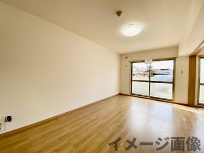 【居間・リビング】 | ユーミー三葛 | ※同系物件室内写真