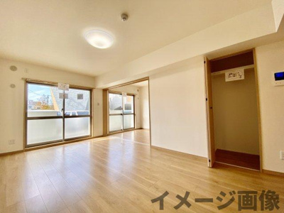 【居間・リビング】 | ユーミー三葛 | ※同系物件室内写真