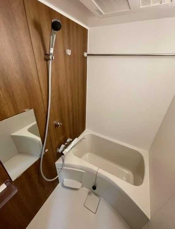 エルファーロ三軒茶屋Ⅱ　ペット相談　築浅　礼金０の浴室