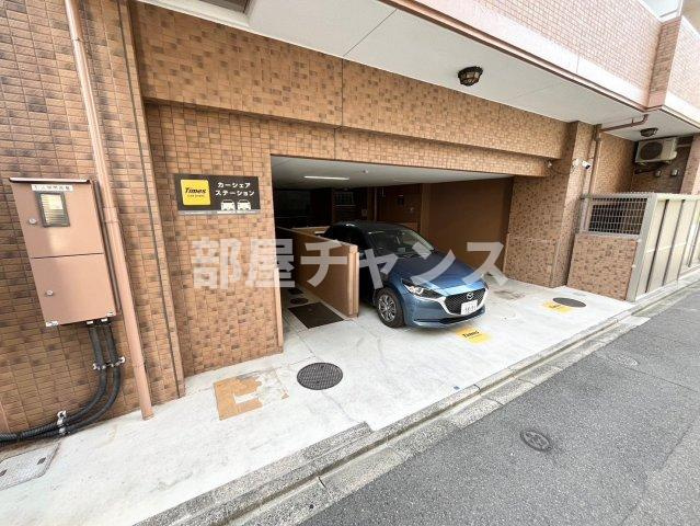 プレサンスSAKAE白川公園の駐車場