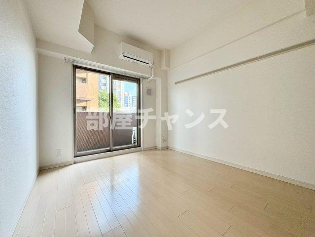 プレサンスSAKAE白川公園の居間・リビング