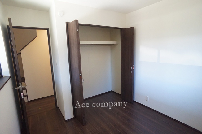 【子供部屋】 | 八尾市山本町南6丁目 | 【1階：洋室4.5帖】クローゼット完備です♪