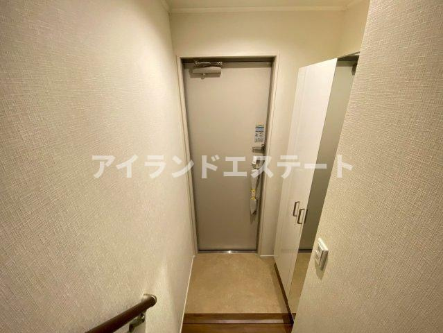 ヴィラ・シンビオーズ三軒茶屋　オートロック　通風良好の玄関