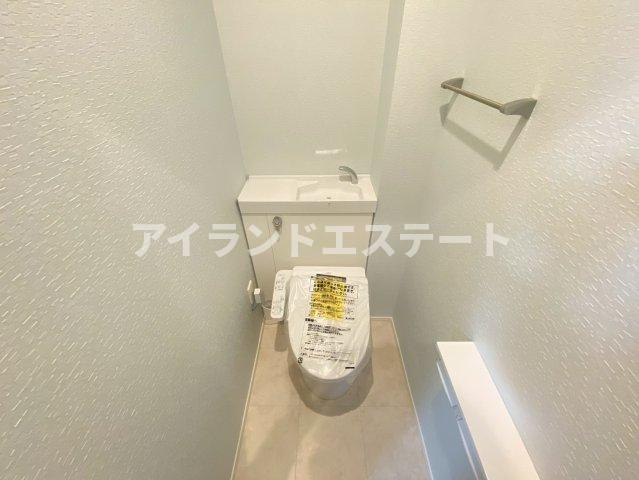 ヴィラ・シンビオーズ三軒茶屋　オートロック　通風良好のトイレ