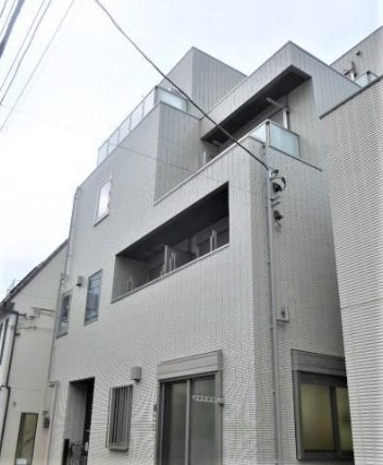 マトーニ ロッシの外観