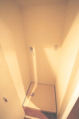 【設備】 | ピアニシモ池袋 | 隠せる収納タイプの室内洗濯機置場(^^)/