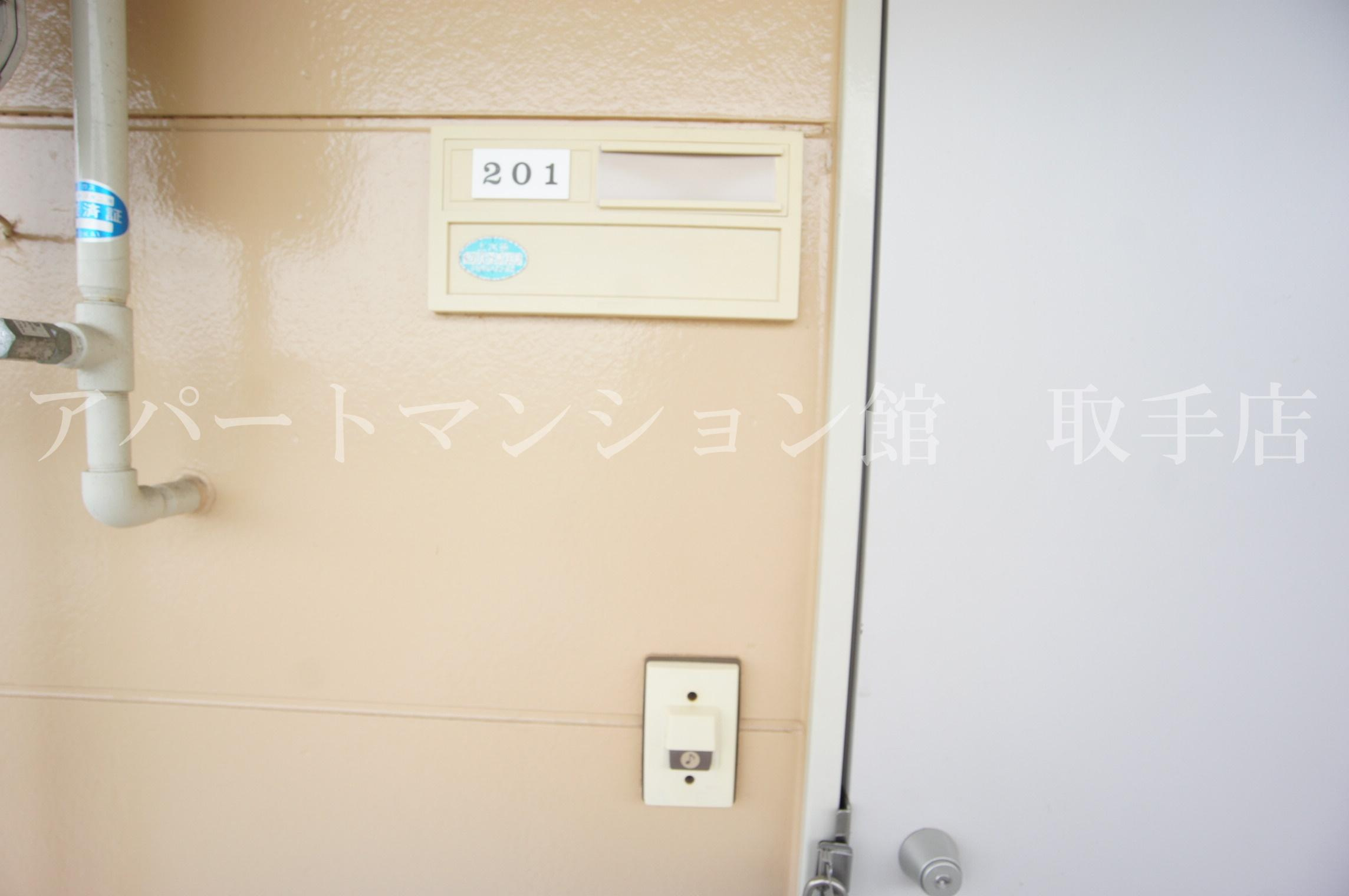 本谷ハイツの玄関