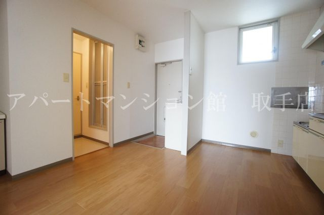 本谷ハイツの居間・リビング