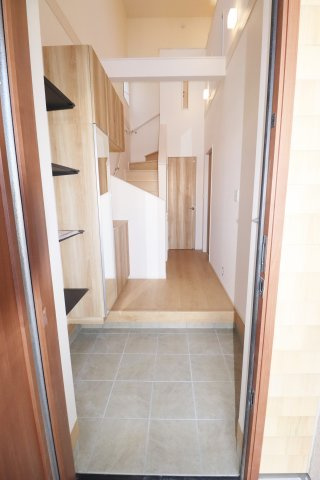 郡山市静西１丁目　　　２号棟　　　大成小学校、郡山第７中学区の玄関