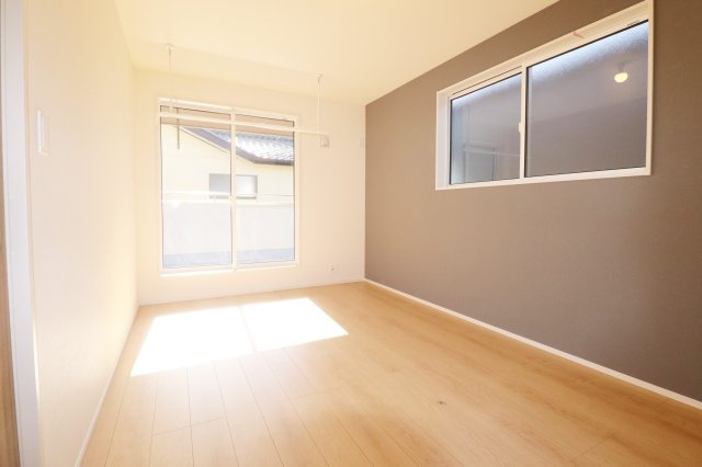 郡山市静西１丁目　　　２号棟　　　大成小学校、郡山第７中学区の洋室