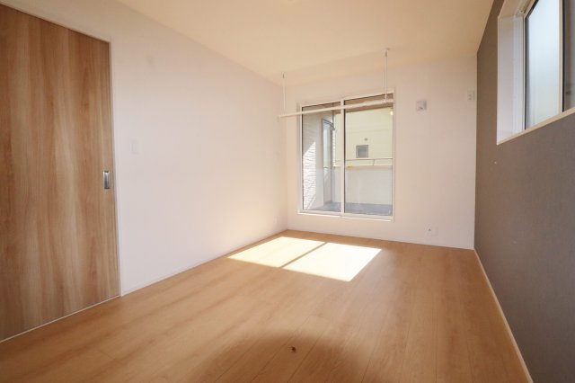 郡山市静西１丁目　　　２号棟　　　大成小学校、郡山第７中学区の洋室