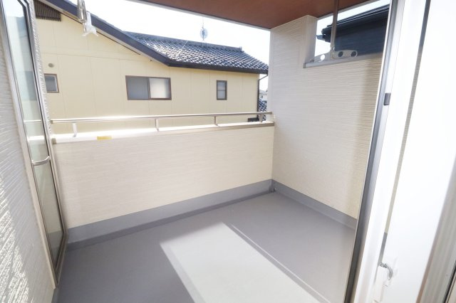 郡山市静西１丁目　　　２号棟　　　大成小学校、郡山第７中学区のバルコニー