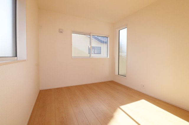 郡山市静西１丁目　　　２号棟　　　大成小学校、郡山第７中学区の洋室