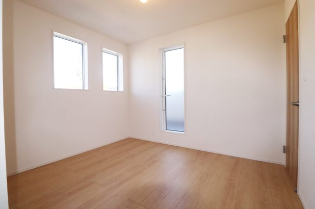 郡山市静西１丁目　　　２号棟　　　大成小学校、郡山第７中学区の洋室