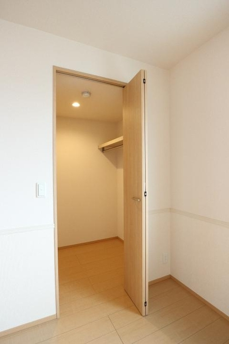 オ・ソレイユABIKOの収納|ウォークインクローゼット