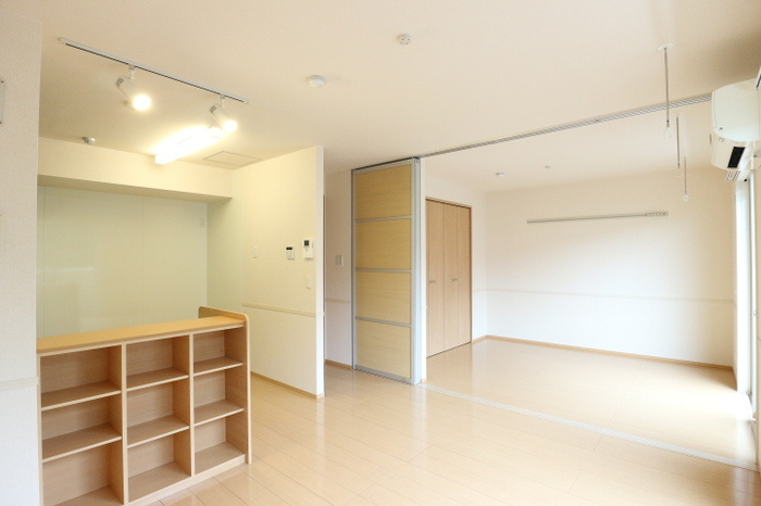 オ・ソレイユABIKOの居間・リビング|リビング写真①