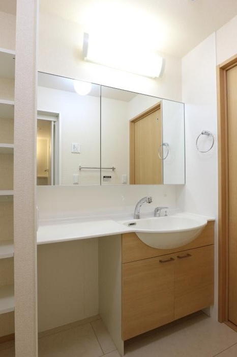 オ・ソレイユABIKOの独立洗面台|洗髪洗面化粧台