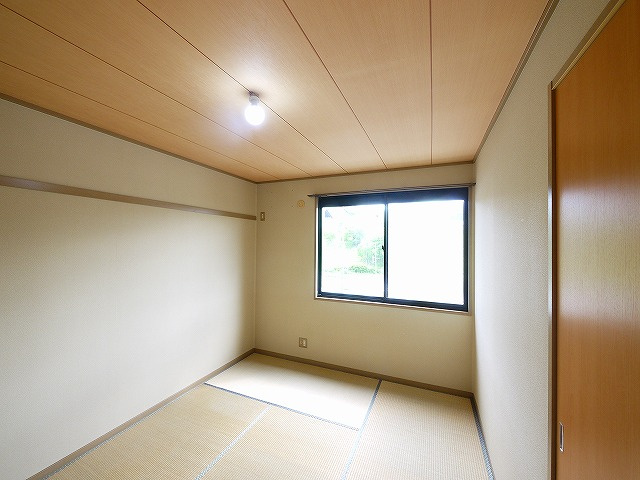 エントピア梅美　A棟の和室|落ち着いた雰囲気の和室付きです