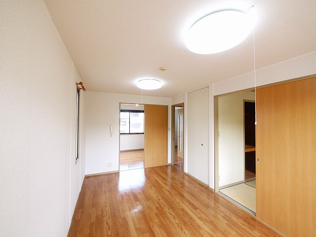 エントピア梅美　A棟の洋室|きれいな洋室です