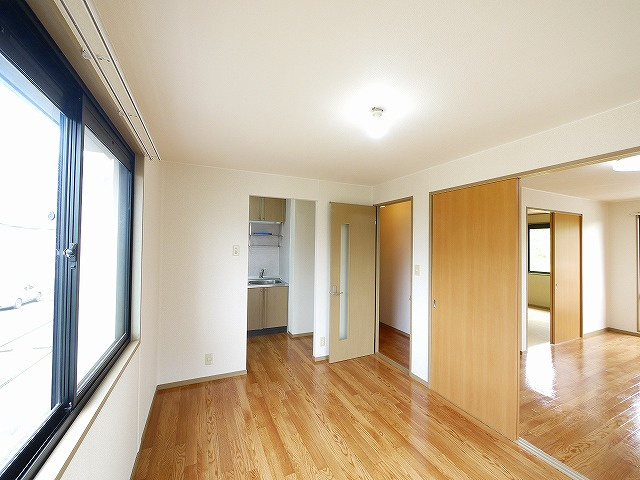 エントピア梅美　A棟の洋室|広々とした洋室です