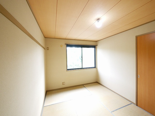 エントピア梅美　A棟の和室|日本らしい落ち着いた雰囲気の和室です