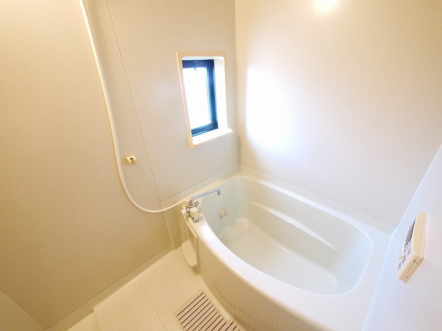 エントピア梅美　A棟の浴室|コンパクトで使いやすいお風呂です