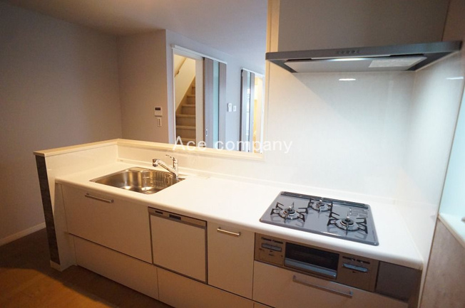 【キッチン】 | 八尾市東弓削1丁目 | 食洗機付きのシステムキッチンです☆3口ガスコンロ☆